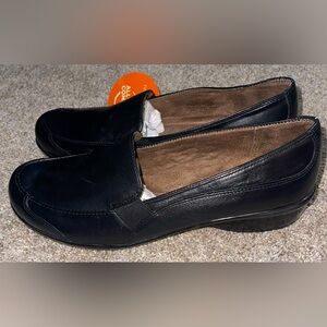 Soul Natural Women’s 9.5M Black loafer shoe NWT leather slip on